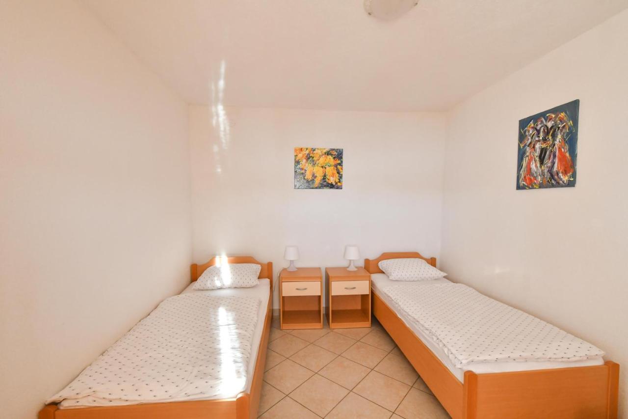 Apartments Bozenka 克勒克 外观 照片